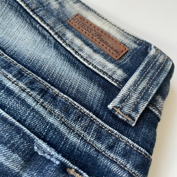 Blue and white guess jeans, low waisted size 27 fit small, great condition - Picture 5 of 5